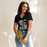 MENTOR Women’s relaxed v-neck t-shirt